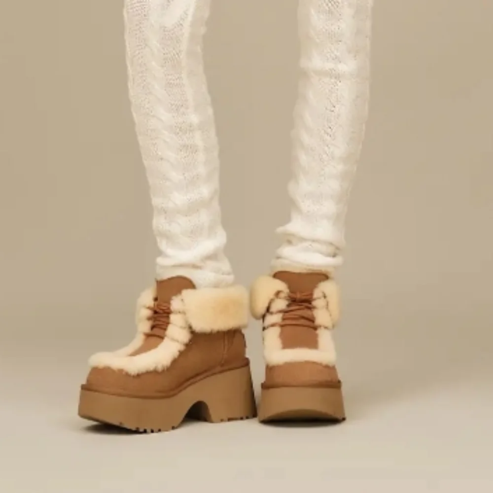 Ugg Esmee Lace Up Platform Boots 💗 HTF